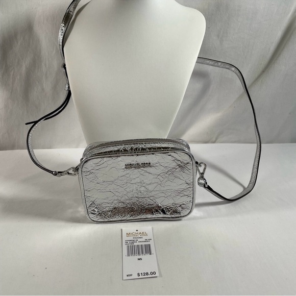 ‼️WOW Michael Kors MK Silver Crinkled METALLIC Patent Leather EW Crossbody Bag‼️ - Picture 4 of 9